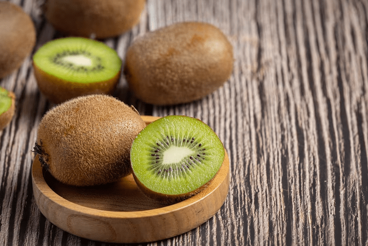 kiwi para cachorros: ¿es seguro comerlo?